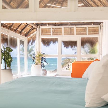 Shambala Beach House 툴룸 외부 사진