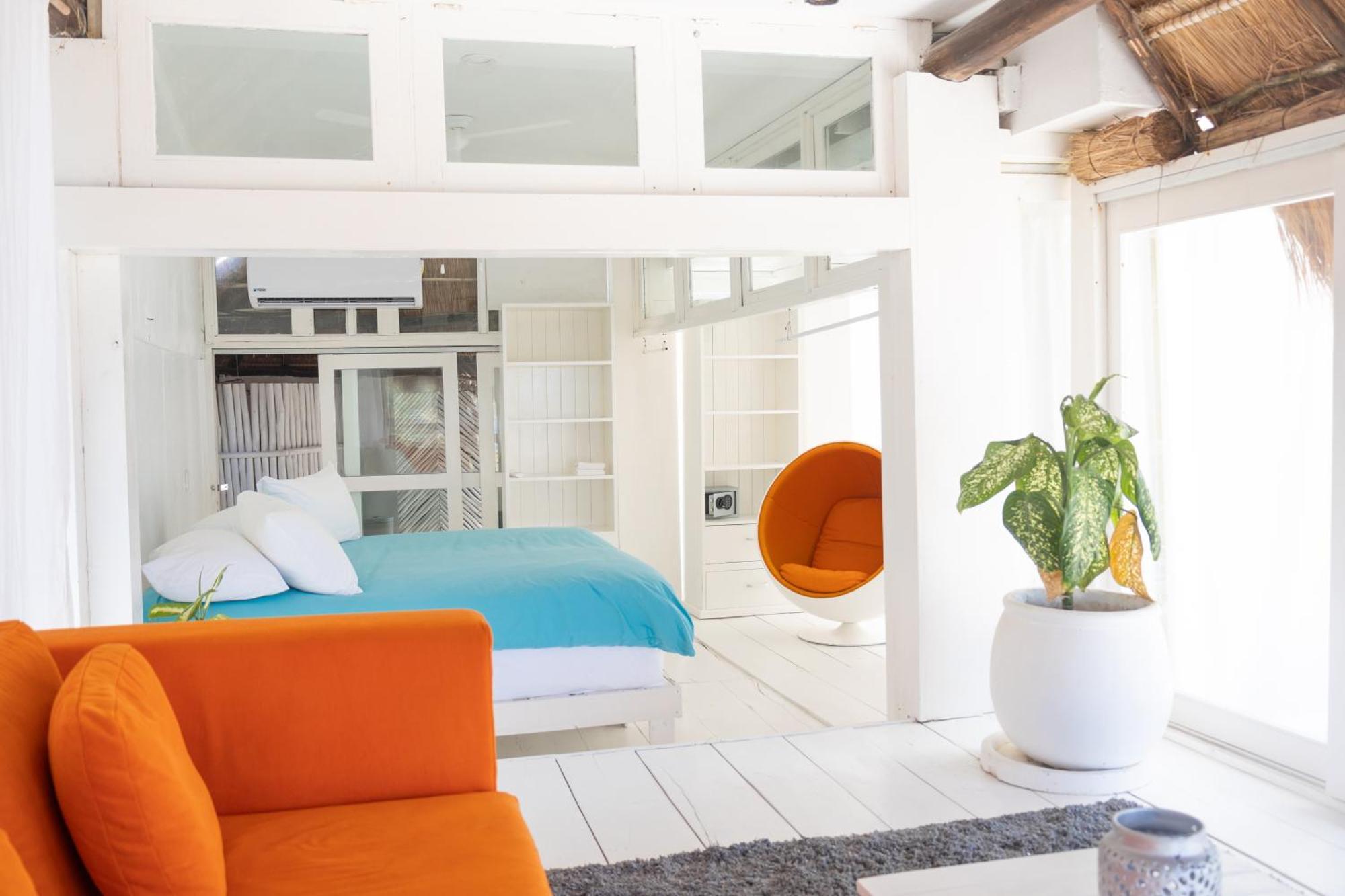 Shambala Beach House 툴룸 외부 사진